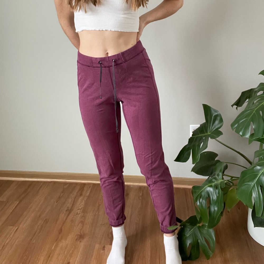 Lululemon jogger sweats maroon
